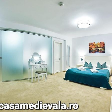 Boutique Hotel Casa Medievala Curtea De Arges Bagian luar foto