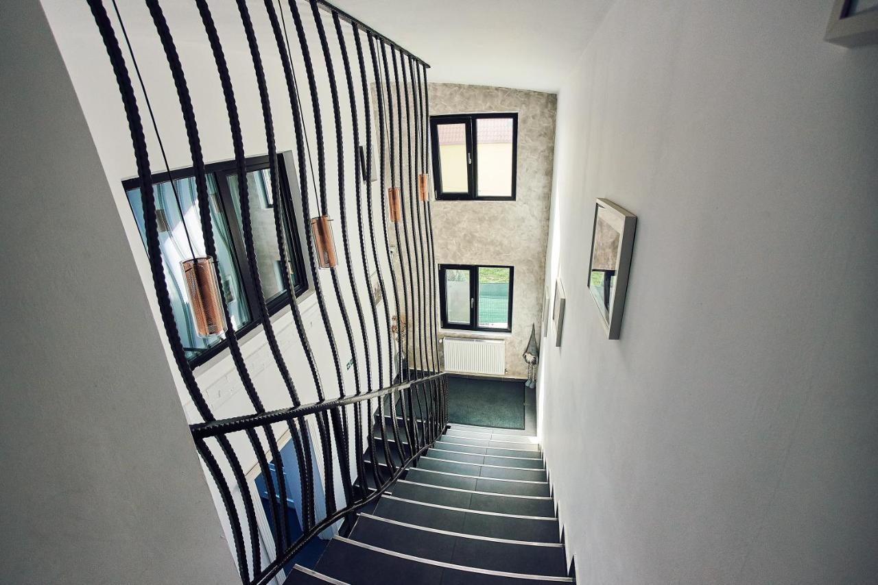 Boutique Hotel Casa Medievala Curtea De Arges Bagian luar foto