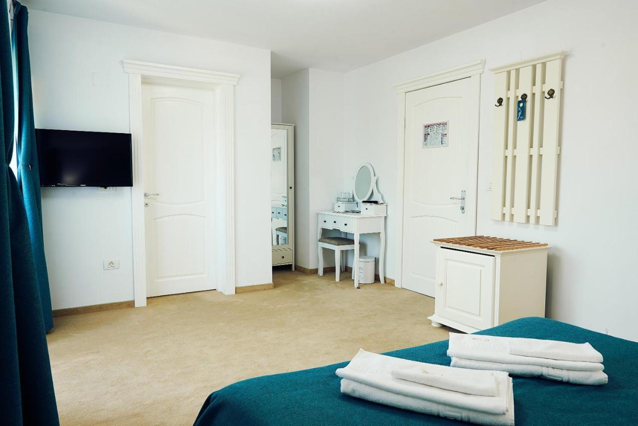 Boutique Hotel Casa Medievala Curtea De Arges Bagian luar foto