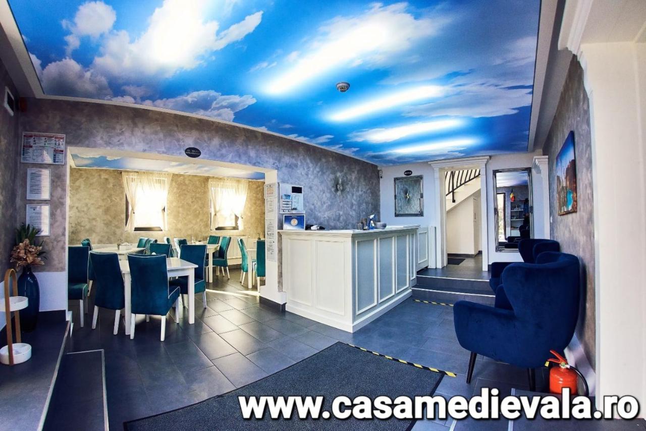 Boutique Hotel Casa Medievala Curtea De Arges Bagian luar foto