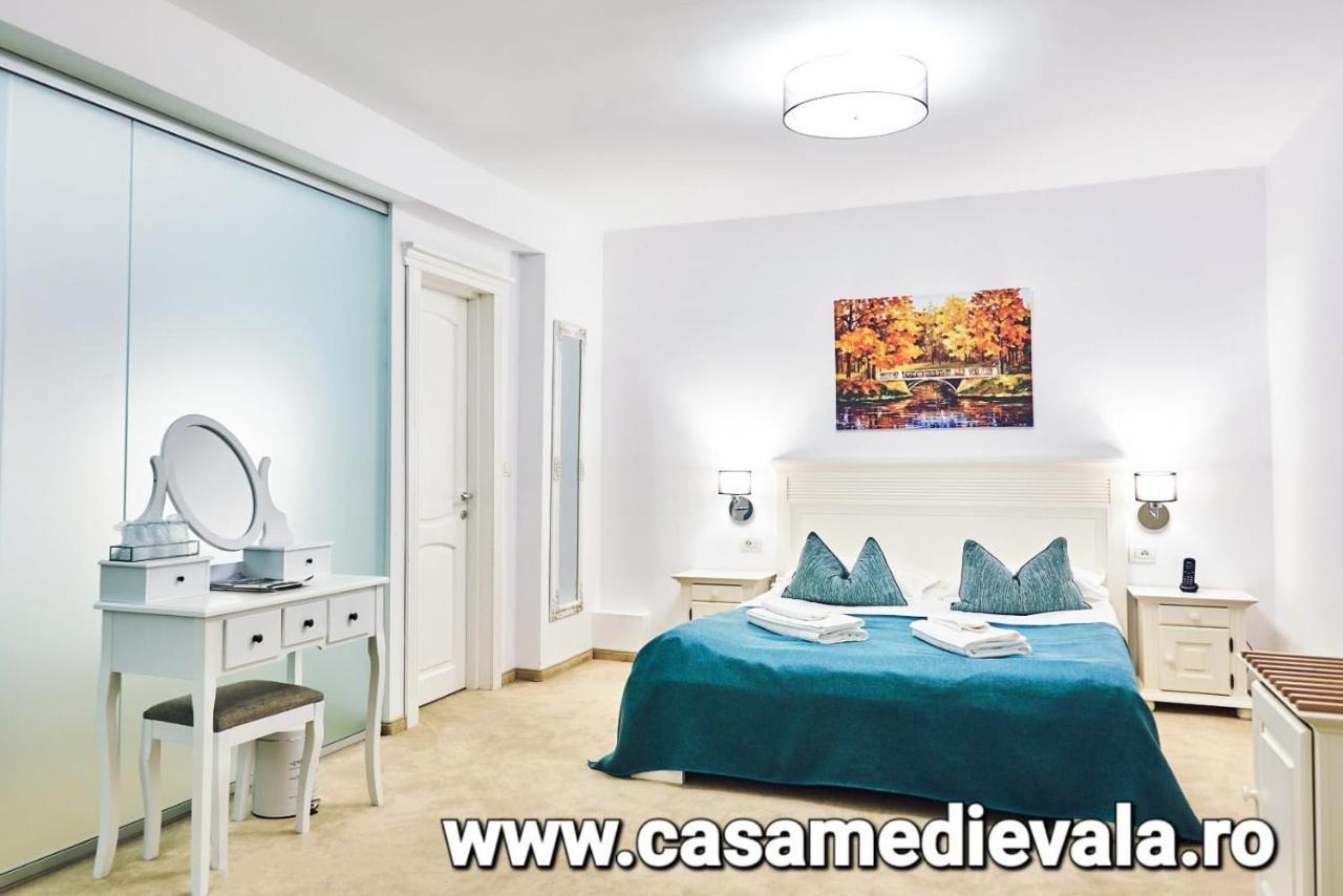 Boutique Hotel Casa Medievala Curtea De Arges Bagian luar foto