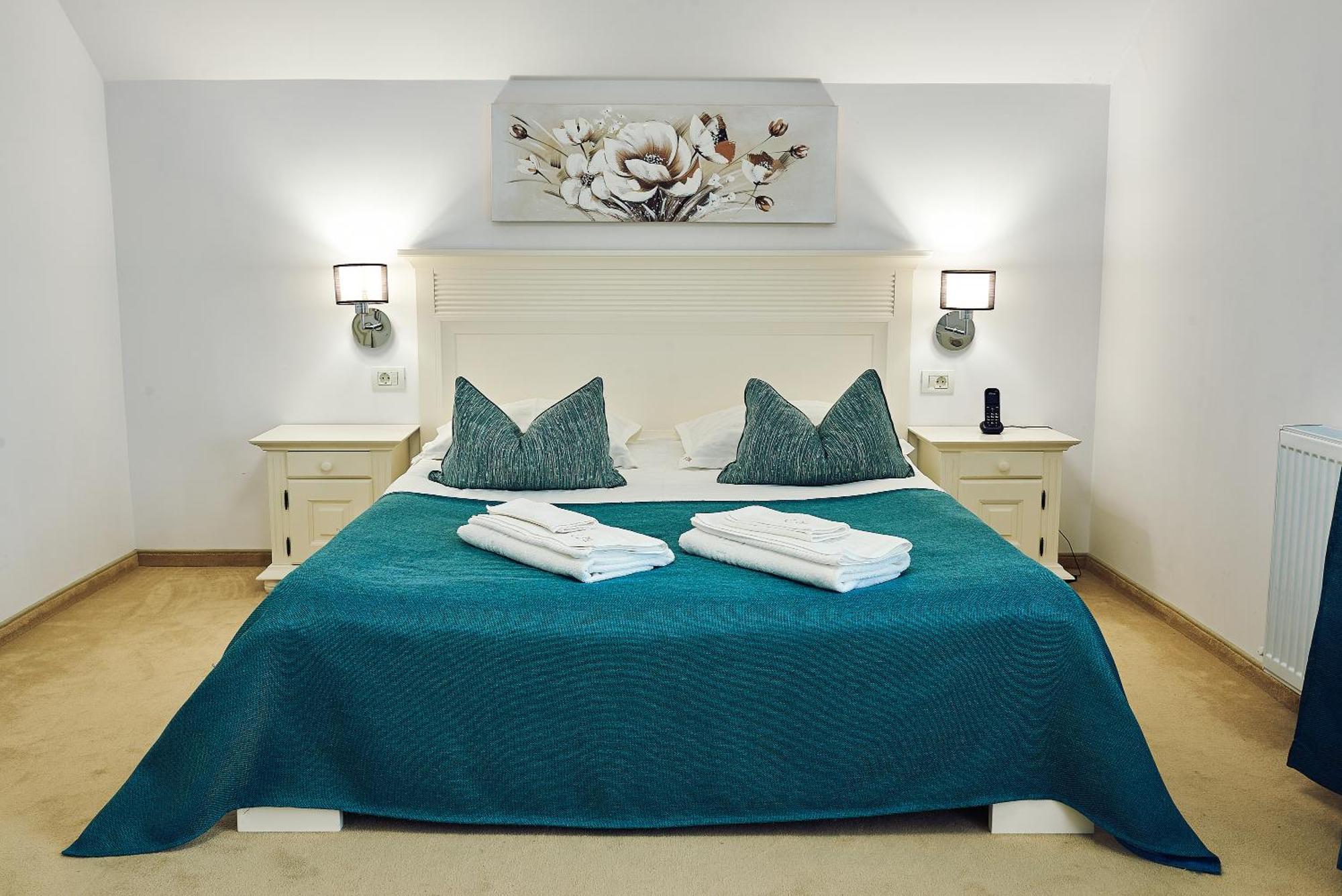 Boutique Hotel Casa Medievala Curtea De Arges Bagian luar foto