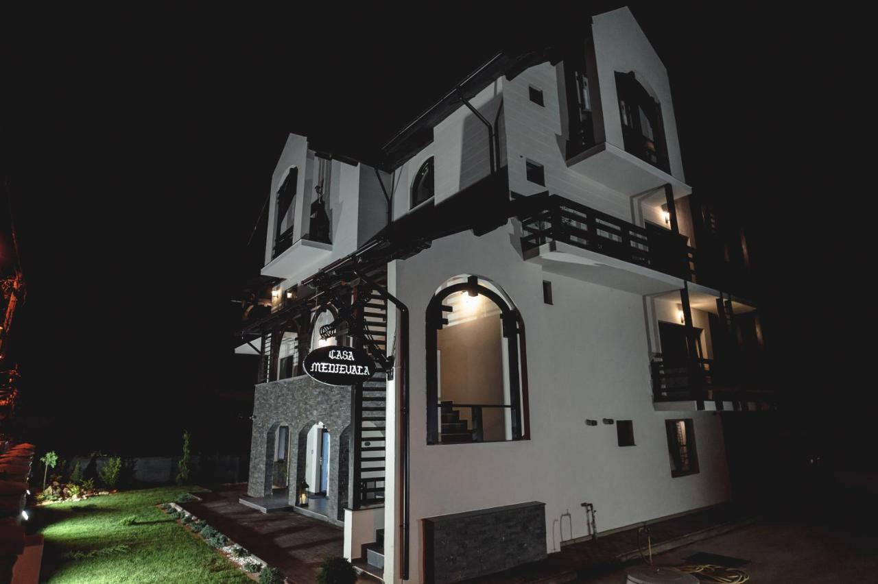 Boutique Hotel Casa Medievala Curtea De Arges Bagian luar foto
