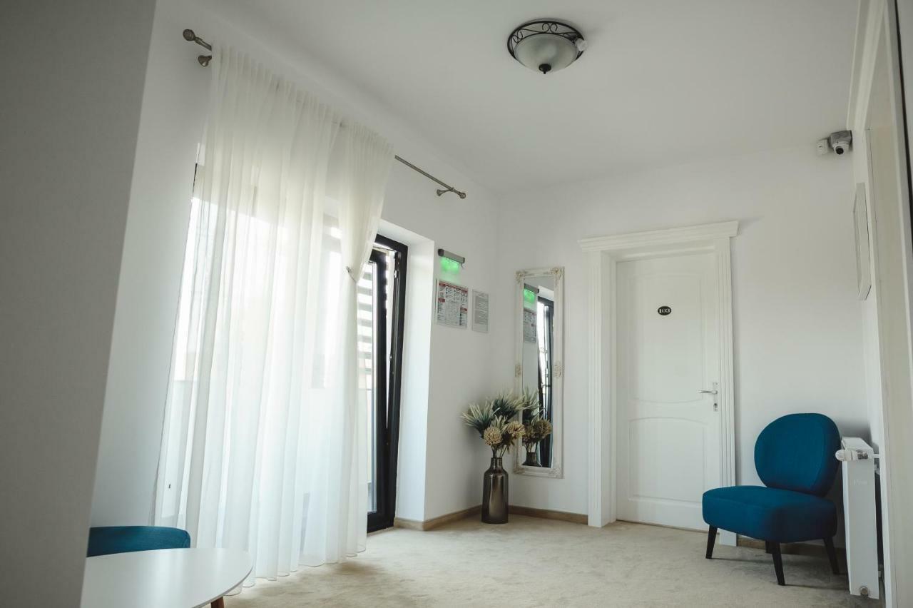 Boutique Hotel Casa Medievala Curtea De Arges Bagian luar foto