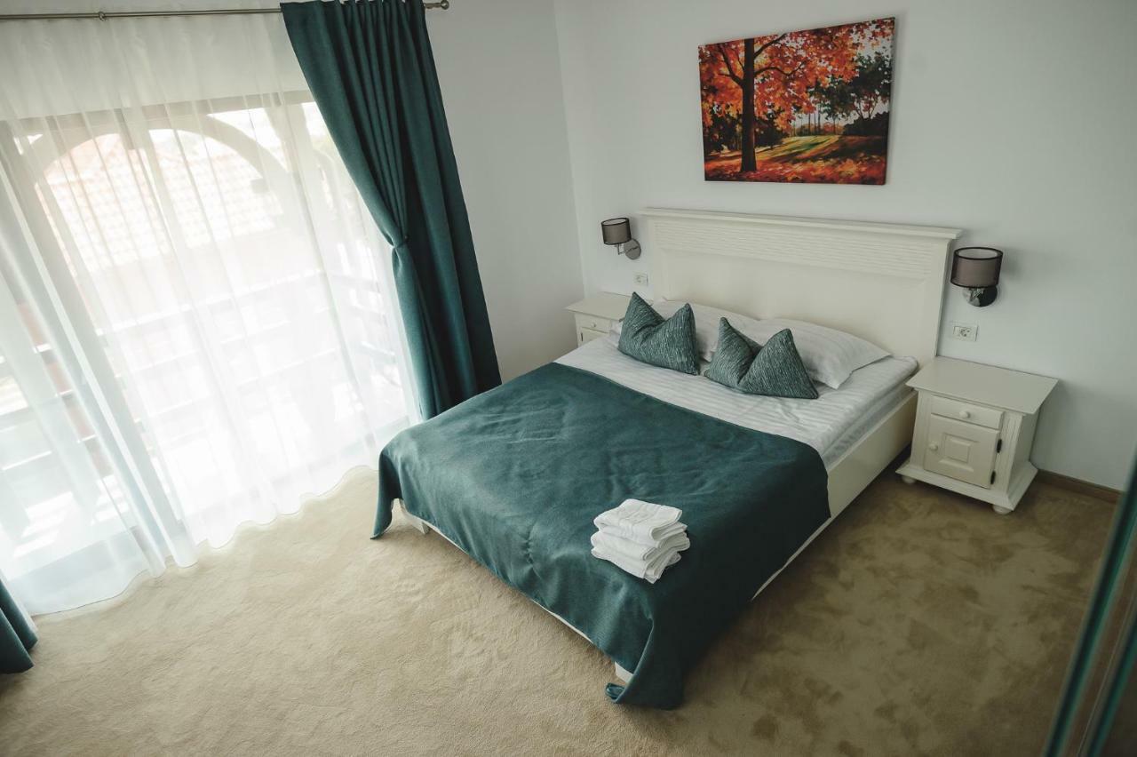 Boutique Hotel Casa Medievala Curtea De Arges Bagian luar foto